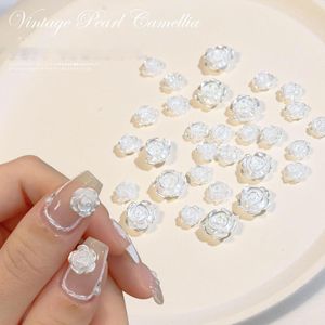 Nagelkonstdekorationer 3d vit aurora kamelia smycken akryl harts blommor design eleganta bröllop charms tillbehör strass