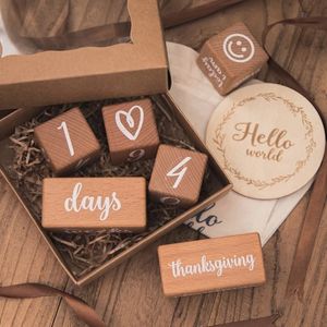 Keepsakes 6pcs/set Wooden Baby Milestone Cards Block Baby Pography Milestone Memorial Monthly born Pography Props Set With Box 230114