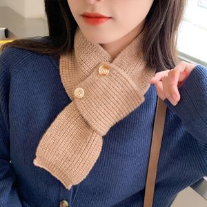 Scarves 2023 Knitted Scarf For Women Japanese All-match Winter Button Neck Guard Literary Retro Cross