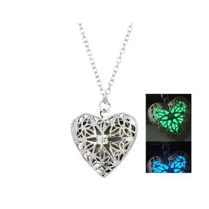 Lockets Glow In The Dark Necklace Opening Heart Aromatherapy Essentials Oil Diffuser Floating Charms Necklaces For Women Fashion Dro Dhg5N