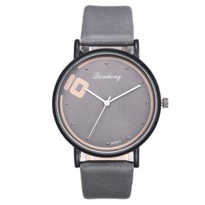 Wristwatches Creative Couple Dial Fashion Quartz Clock Watch Leather Band Analog Round Lovers Wrist Watches Reloj Hombre Deportivo A4