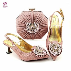 Sukienka buty spiczasty przybysze włoskie kobiety i torba ustawiona w różowych kolorach klasyki slingbacki pompki na przyjęcie weselne