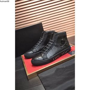 Fashion Man Casual Shoes Luxury Designer Sneaker äkta lädernät pekade Toe Race Runner Shoes Outdoors Trainers HM8MKJK000001
