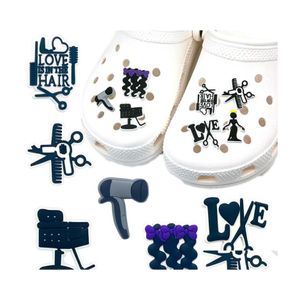 Schuhteile Zubehör MOQ 100 Stück Friseurserie Cartoon-Muster Croc Jibz Charm 2D Weichplastik Dekorationen Schnallen Niedlich Cha Dhfza