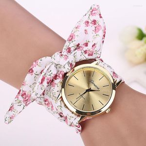 Armbanduhren - Verkauf von Damen-Tischgarten-Druck-Stoffarmbanduhren, analoge Quarz-Damenuhren, Geschenk, modische Damen-Armbanduhren Bert2