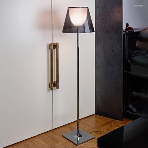 Lampy podłogowe nordyckie minimalistyczne lampy LED Sypialnia Badanie łóżka nocna salon oświetlenie wewnętrzne wystrój domu sofa róg stojący światło