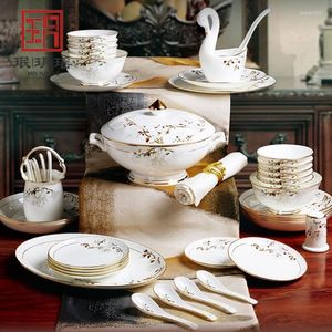 Set di stoviglie in stile occidentale europeo Ciotole e piatti in ceramica personalizzati Riso Famiglia 60 Bacchette a testa