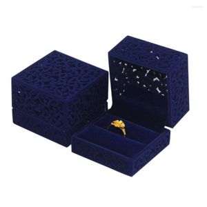Smycken påsar skrapfast flocking fall butiker bröllop lagring snidade engagemang gåva elegant förslag ring box gifta sig