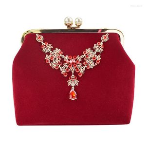 Kvällspåsar 2023 Kvinnor Bröllop Bag Brud Dinner Party Day Clutch Crystal Pearl Polse