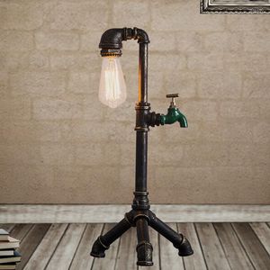 Bordslampor American Industrial Steam Punk Light Restaurant Study Cafe Desktop Water Pipe Iron Desk Lamp Loft Vintage