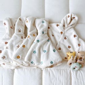 Jacken Winter Korallen Fleece Baby Mantel Stickerei Bär Warme Jacke Für Mädchen Jungen Kleidung Kinder Dicken Winddicht Mantel Cape Kleinkind oberbekleidung