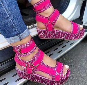 Sandaler tyg sexiga kvinnor pumpar mitt klackar mode chunky chaussure lyx sommarfest skor kvinna zapatos mujer sapato sa0853