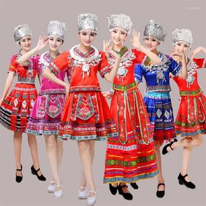 ステージウェアウィメンのための古典的な伝統的なチャイニーズダンスコスチュームmiao hmong服hmong-clothes中国国民服