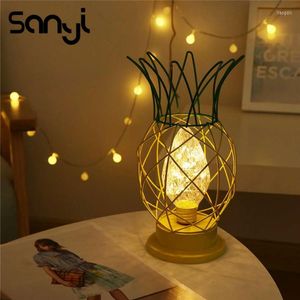 Lampade da tavolo Sanyi Creative Iron Led Lampada da modellazione ananas Alimentata a batteria Calda notte bianca Luce romantica