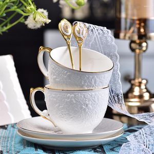 Kubki ceramiczna kubek do kawy i spodek luksusowy herbata kwiatowa ze złotym wytłoczonym światłem wykwintna popołudniowa łyżka