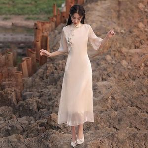 Abbigliamento etnico Elegante ricamo a rete Farfalla Cheongsam Abito da donna vintage con bottoni Abito da cerimonia cinese con colletto alla coreana sottile