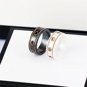 Marke Brief schwarz weiß Keramik Ringe für Herren Damen Modedesigner Extravaganter Ring Schmuck Frauen Männer Eheringe für Frauen Valentinstag Größe 6-11