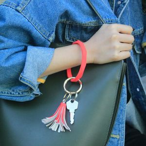 Nyckelringar Fashion Soft Silicone Wristlet Keychain for Women Girls Key Ring Tassel Wrist Strap Accessories Flexibel Chian