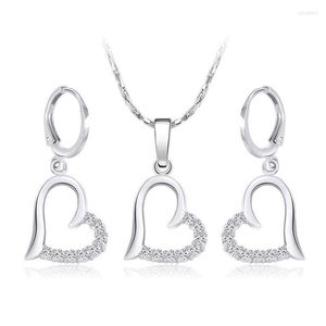 Halskette Ohrringe Set MxGxFam Geschenk für Freundin Herz Anhänger und Tropfenohrring Schmuck Damen Weißgold Farbe Hohe Qualität