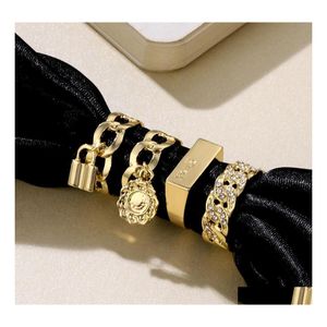 Anelli a fascia Vintage Metal Golden Wide Twisted Crystal Knuckle Set per donna Uomo Simple Lock Sunflower Charms Joint Trend Jewelry Drop Dhp6E