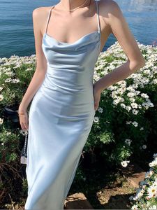 Casual klänningar 2023 sommar sexig isblå satin rem rygglös siden klänning
