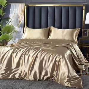 Yatak setleri yaz rahat üç parçalı düz renkli ışık lüks moda yatak sayfası yorgan kapağı butik serin