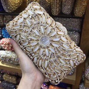 الأكياس المسائية Women Gold Clutch Bag Hollow Out Metal Day Clatses for Bridal Wedding Party Pass Buds Jade Jade Bridesmaid