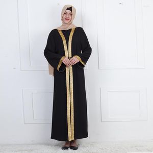 エスニック服女性ムスリムクラシックファッションアバヤ女性ゴールドスパンコール長いローブブラックマードエレガントヒジャーブドレス