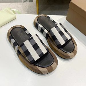 2023 Slides Herren Damen Hausschuhe Sommer Slides London England Sandalen Strand Slide Damen Flip Flops Loafers Home Plaid Pattern Slipper Chaussures 35-45