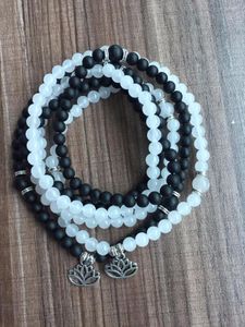 Strand 2pc set 108 mala pärlor whitejade matt svart onyx armband lotus yoga bönarmband 4 varv hänge