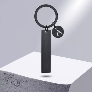 Schlüsselanhänger Vnox Initiale Schlüsselanhänger für Männer und Frauen, schwarzer Edelstahl-Schlüsselanhänger, kostenloser individueller vertikaler Bar-Schlüsselanhänger