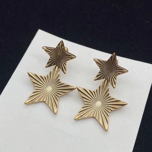 Orecchini in bronzo con ciondolo a forma di stella a cinque punte modello antico. Designer di orecchini classici di moda semplice per gioielli da donna di alta qualità per feste di matrimonio