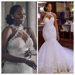 Royal African Nigeria Mermaid Wedding Dresses Halter Button Illusion Back Sleeveless Long White Brudklänningar Spets Applique Elegant brudklänning
