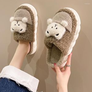 Tofflor Vinterkvinnor Furry Cartoon Wool Home Shoes Platform Slient Flat Pantuflas de Mujer Christmas