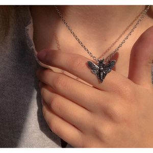 Pendant Necklaces Punk Vintage Dead Moth Antiquity Mini Insect Fairy Necklace Strange Collar Women's Neck Chain Chic Jewelry Gift