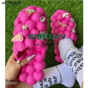 Slippers 2022New Designer EVA Bubble Slippers With Charms Pins Platform Sandals Men Women Fashion Message Bubble Slides Shoes Luxury 0128V23