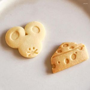 Baking Moulds 2pcs/set Cartoon Mouse 3D Biscuit Mold Cake Cookie Cutter Set Stamp DIY Decorating Tools Accessaries