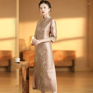 Etnik Giyim Cheongsam Çiçek Kuş Deseni Geliştirilmiş Qipao Elbise Sonbahar Kış Ulusal Stil Uzun Etek Retro Kadınların Yüksek Sınıfı