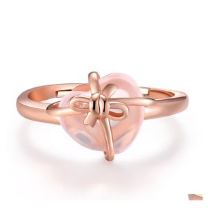 Z bocznymi kamieniami Rose Gold Pink Opal Ring Ross Quartz Crystal Heart Hurtowa dla kobiet dziewczyn