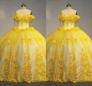 Fashion Yellow Floral Pearls Lace Quinceanera kl￤nningar Inget t￥g fr￥n axeln 3D Flowers Tulle Pageant Birthday Party Dress Sweet 15 16 Girls