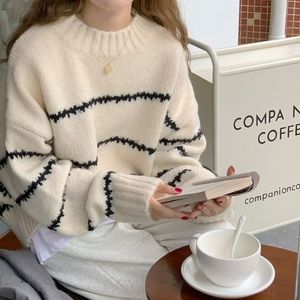 Moda zewnętrzna noszenie kobiety wiosenny sweter O Vintage vintage w paski w paski knotied pullovesrs żeńskie luźne sweter z długim rękawem 2023