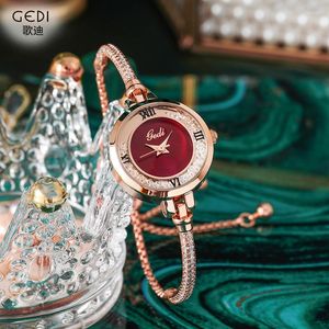腕時計新鮮なエレガントな女性の時計スレンダーローズクォーツバングルラインストーンダイヤル同心円のブレスレットを見る美しい女性ギフト