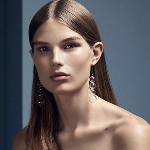 dangle earringsシャンデリア女性用ユニークな電球2023クールクリアガラスボール長いドロップジュエリーフェムメッキング