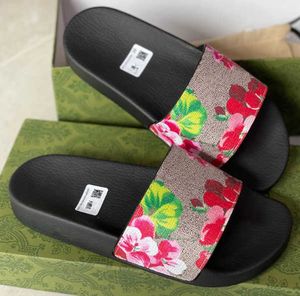 Designer Slides Herr Dam Tofflor Sommar Sandal Beach Slide Platt Plattform Dam Hem Sko Flip Flops Randig Tiger Bee Causal Tofflor Med Box 35-47 NO311