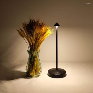 Tischlampen LED-Lampe Modern Nordic Deluxe Touch Schnurloses Schlafzimmer Wiederaufladbare Nacht Romantisches Restaurant