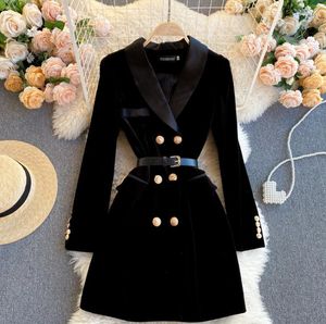 女性のスーツ2023スプリングファッションブレザーコート女性ベルベットスーツジャケットダブル胸肉女性ブラックベルトスリムアウトウェア