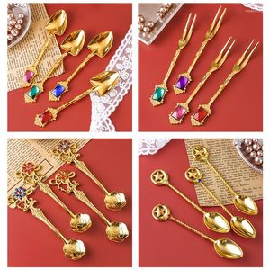Plates Coffee Scoop Carving Spoon Dessert Fork Zinc Alloy Material Franch Retro Style Star Decoration Table Dippers Delicate Design