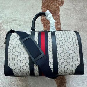 Toptan Büyük Kapasiteli Duffel Torba Zinciri Tasarımcı Seyahat Çantası Açık Deri Polyester Vegan Baskılı Çizgili Mektup Yumuşak Tek Büyük Evrensel Duffel Çantası