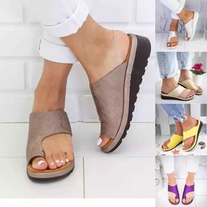 Mulheres Sandálias de Verão Confortáveis Plataforma Sapatos Baixos Solado Senhoras Casual Macio Bico Grande Sandália Ortopédica Corretora de Joanetes Chinelos 0130