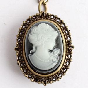 Pocket Watches Elegant White Lady Head Portrait Sculpture Watch Womens Necklace Chain Retro Pendant Girls Small Size Mini Quartz